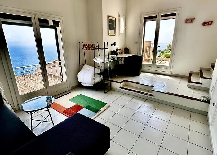 Naim Esterel Villa