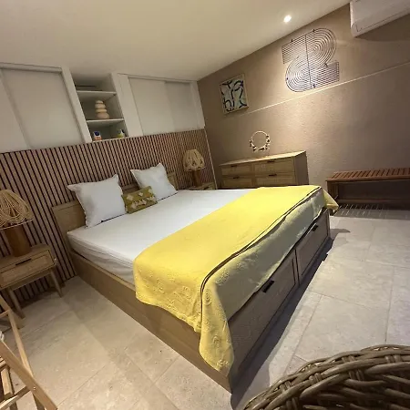 Naim Esterel Villa