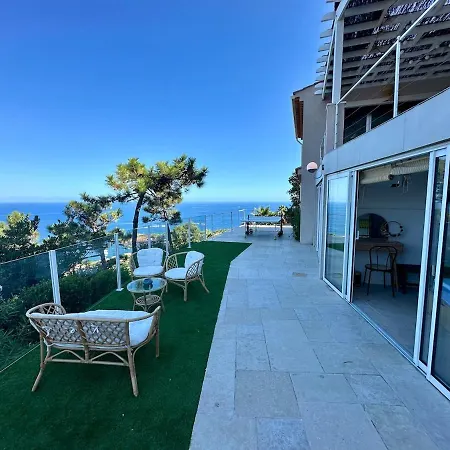 Naim Esterel Villa