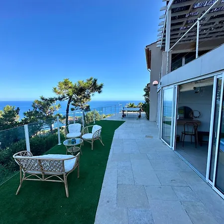 Naim Esterel Villa *