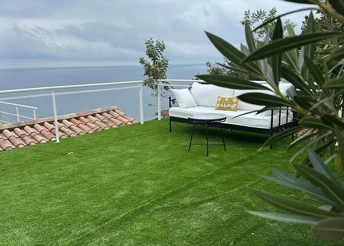 ヴィラ Naim Esterel *