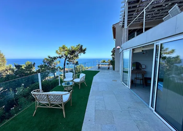 Naim Esterel ヴィラ