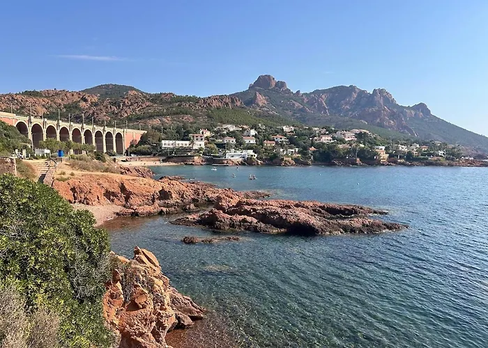 ヴィラ Naim Esterel