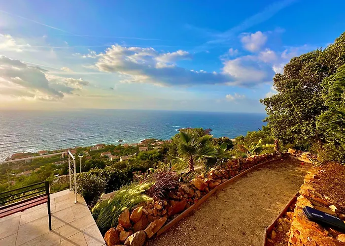 ヴィラ Naim Esterel