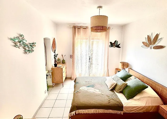 ヴィラ Naim Esterel *